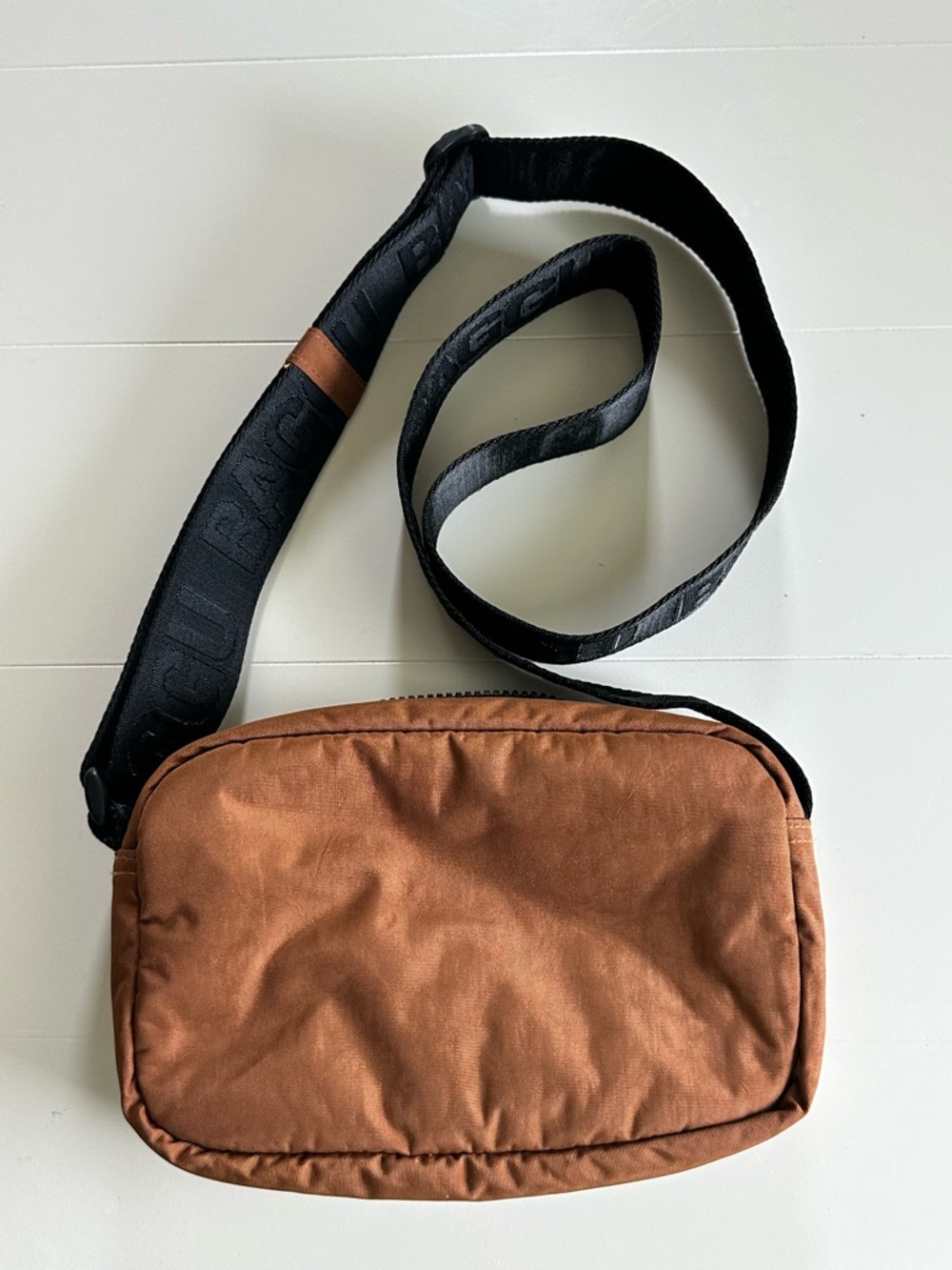 BAGGU Brown Camera Crossbody